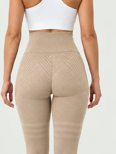 Legginsy modelujące Elevime w kolorze beżowym, tył: wysoki stan i teksturowana dzianina 3D