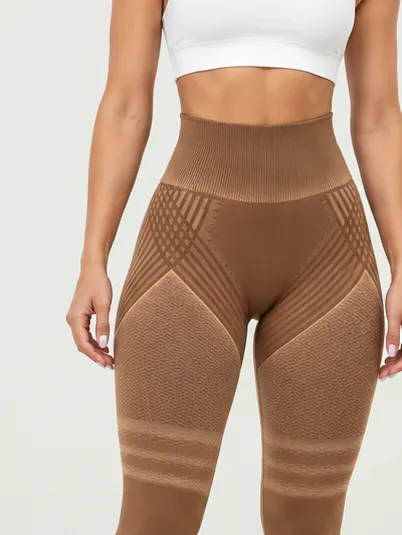 Legginsy modelujące Elevime w kolorze brązowym, przód: wysoki stan i teksturowana dzianina 3D